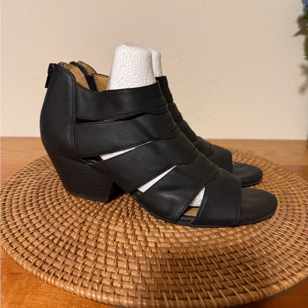 Natural Soul Black Heeled‎ Boots Strappy open toe